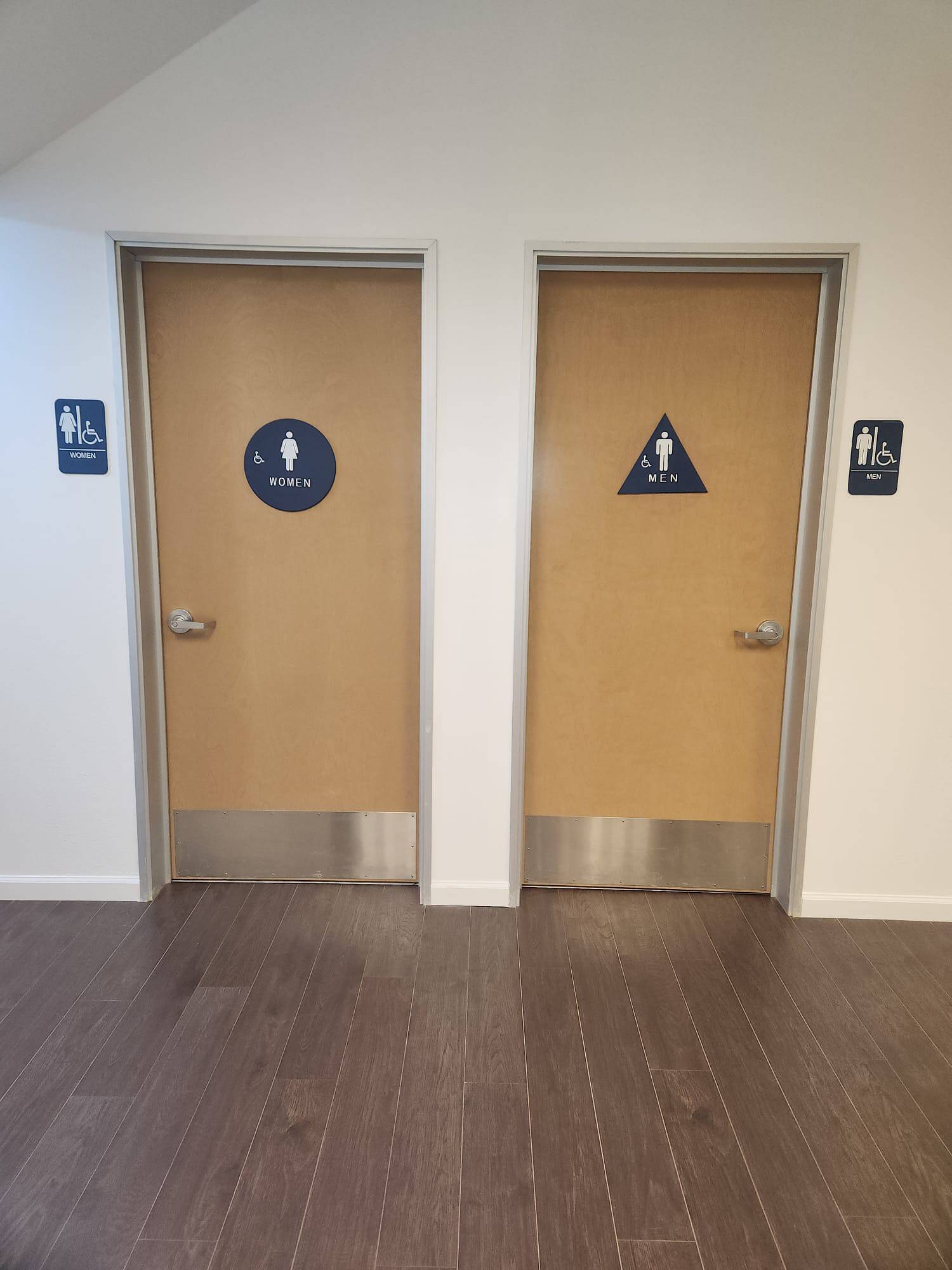 Convenient Commercial Office